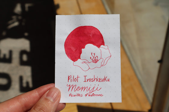 Flacon d'encre Pilot Iroshizuku 50 ml - Momiji (Feuilles d'automne) - Papeterie Café Nueva Era