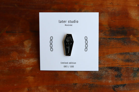 Épinglette Later Studio Édition Limitée - Cercueil